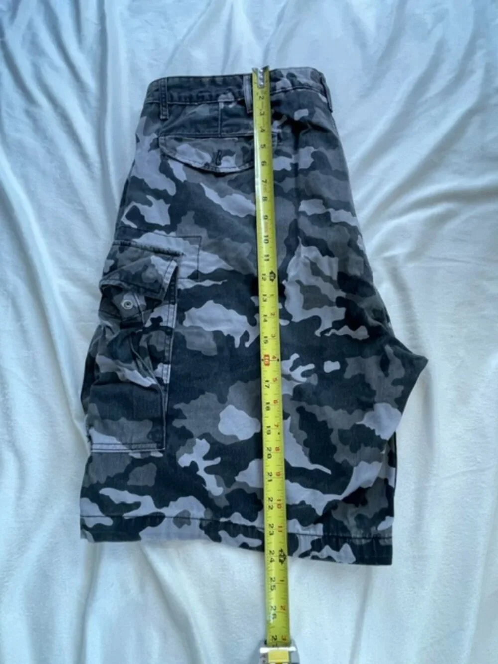 Levi Strauss & Co. Men's Vintage Cargo Short Pants, Black Camo, Size 40